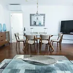 Apartament Charming With Balcony & Pool