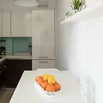 Apartament Charming With Balcony & Pool *