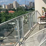 Charming With Balcony & Pool Apartament