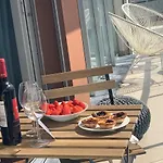 Apartament Charming With Balcony & Pool *