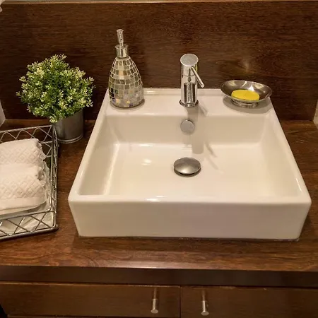 Apartment Charming With Balcony & Pool