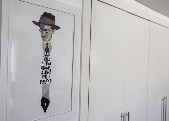 Charming With Balcony & Pool Appartement