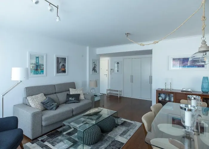 Charming With Balcony & Pool Apartman Lisboa