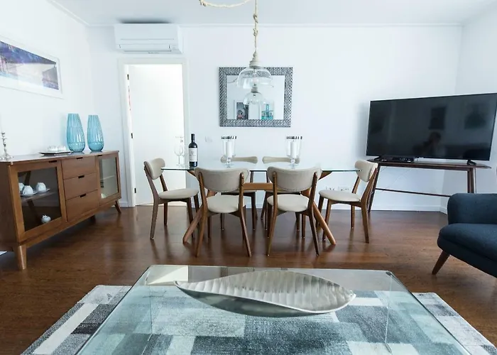 Appartement Charming With Balcony & Pool