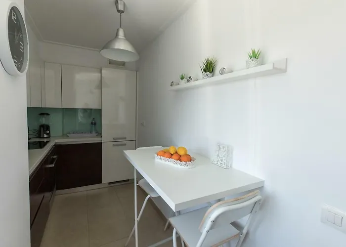 Apartman Charming With Balcony & Pool *