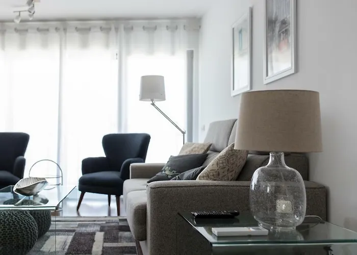 Appartement Charming With Balcony & Pool