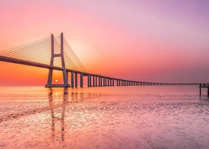 Charming With Balcony & Pool Appartement