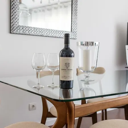 Charming With Balcony & Pool Apartament